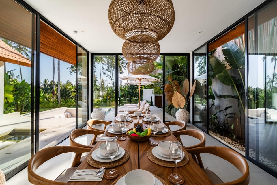 Food and drinks, Seating area, Dining area, Food, Garden view
