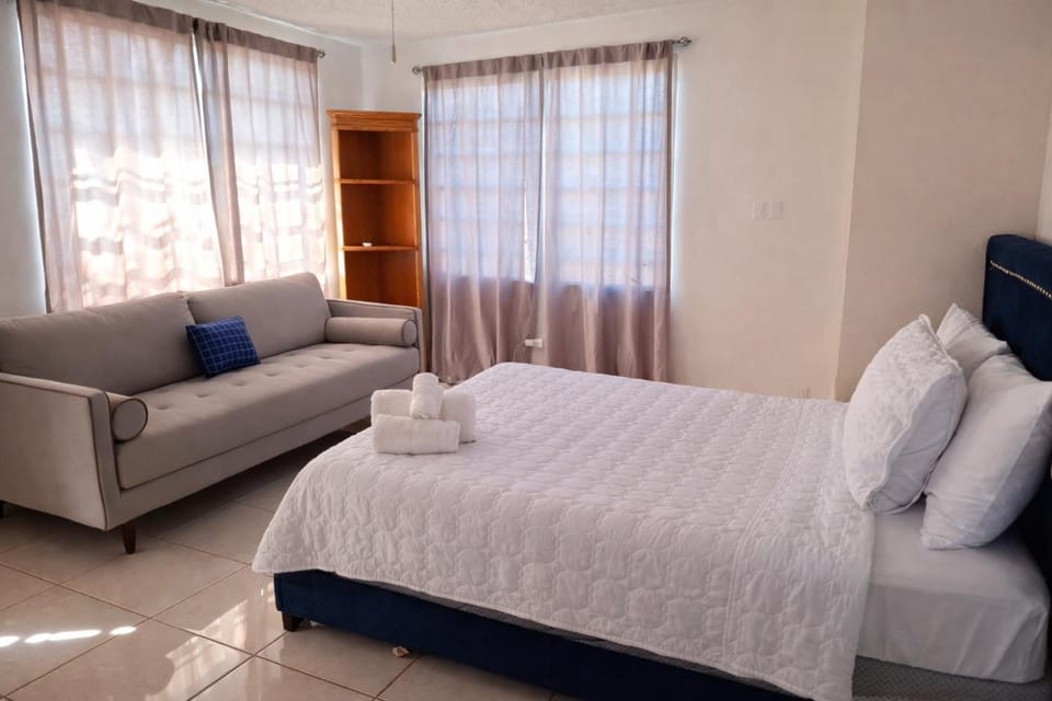 Bed, Bedroom, internet, towels, air conditioner