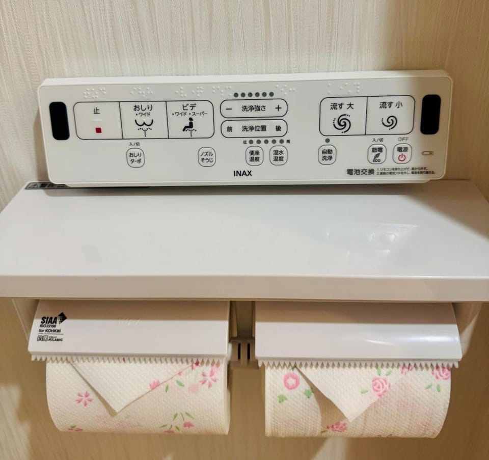 Oshiage SKY HOUSE Near Skytree Asakusa Akihabara 2-story Japanese-style detached house 3 bedrooms 1 living room 2 bathrooms Suitable for families and groups Villa in Japan