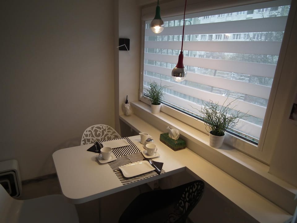 TV and multimedia, Balcony/Terrace, Living room, Seating area, Dining area