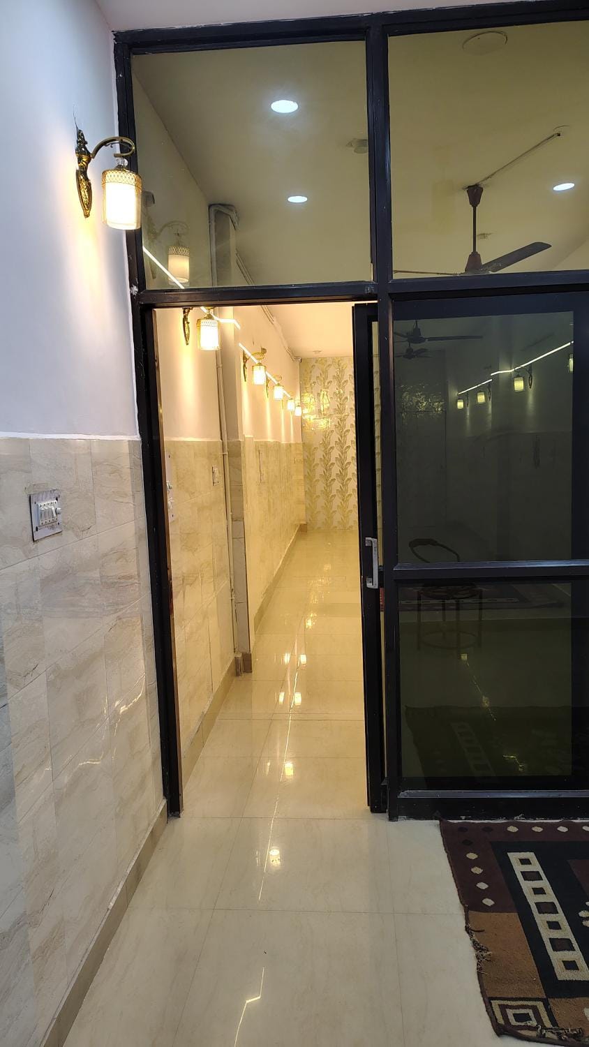The custamisables- Party Place Apartment in Delhi