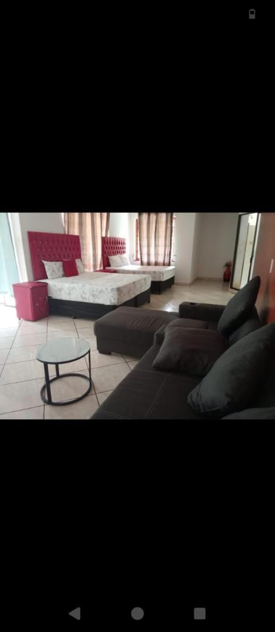 Victoria Guest House Ezulwin Bed and Breakfast in Africa