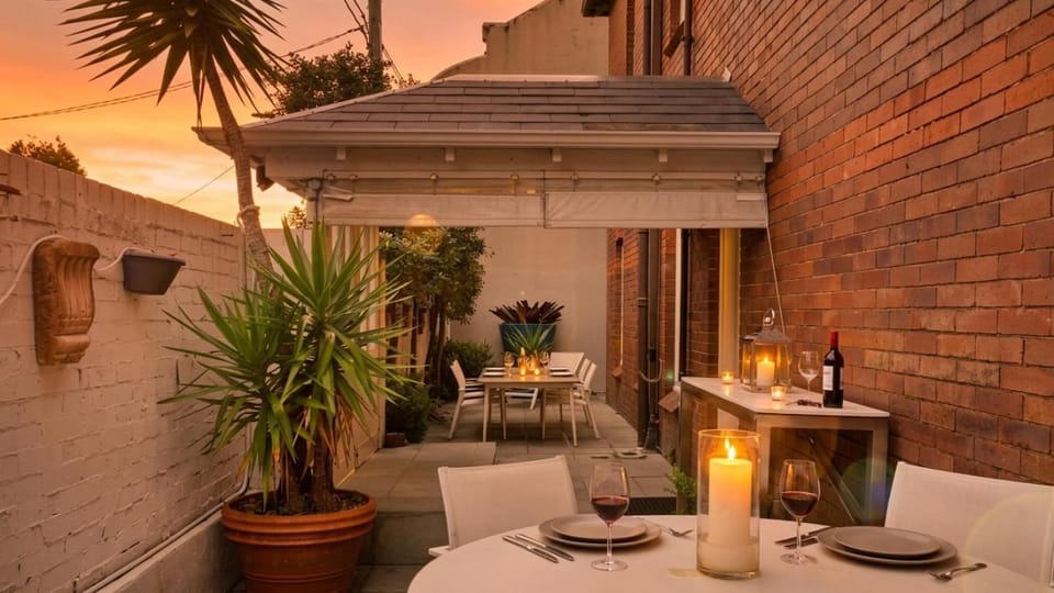Patio, Balcony/Terrace, Food and drinks, Dining area
