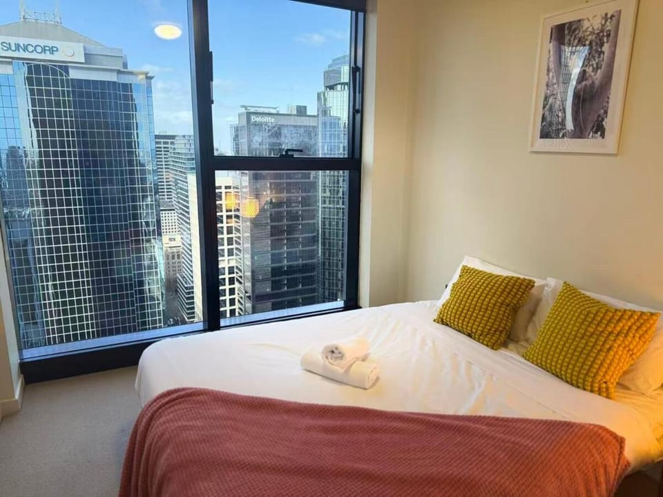 Mel Collins Central 2B2B with carpark TF4304 Apartment in Melbourne