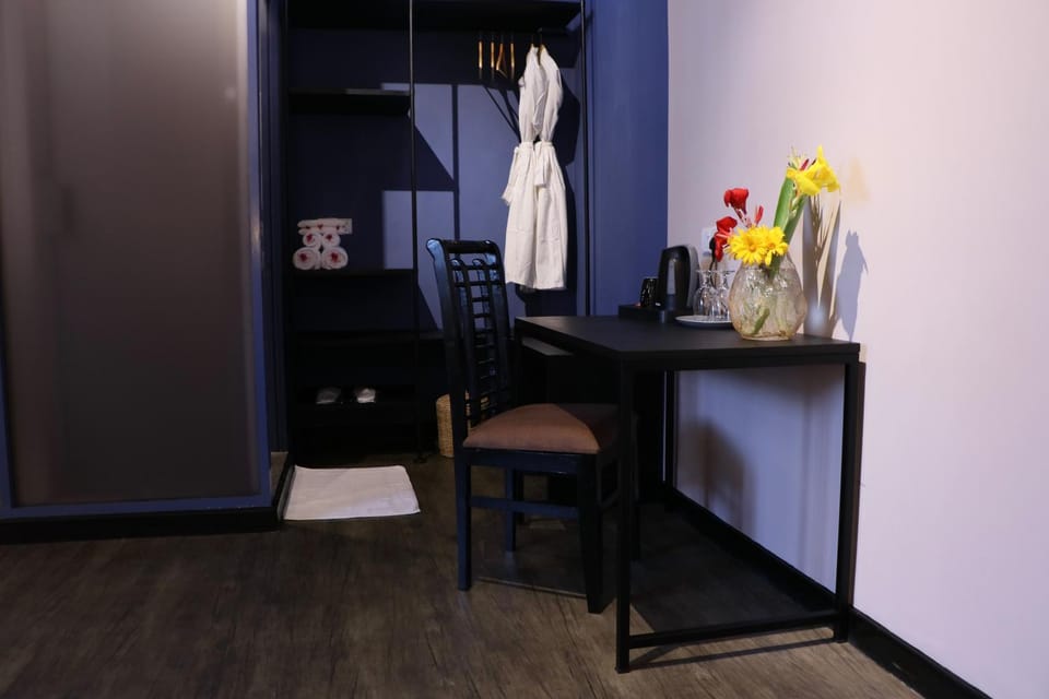 hair dresser, towels, wardrobe