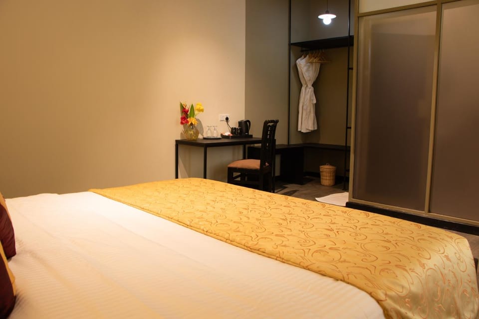 Bed, Photo of the whole room, Bedroom, hair dresser, wardrobe
