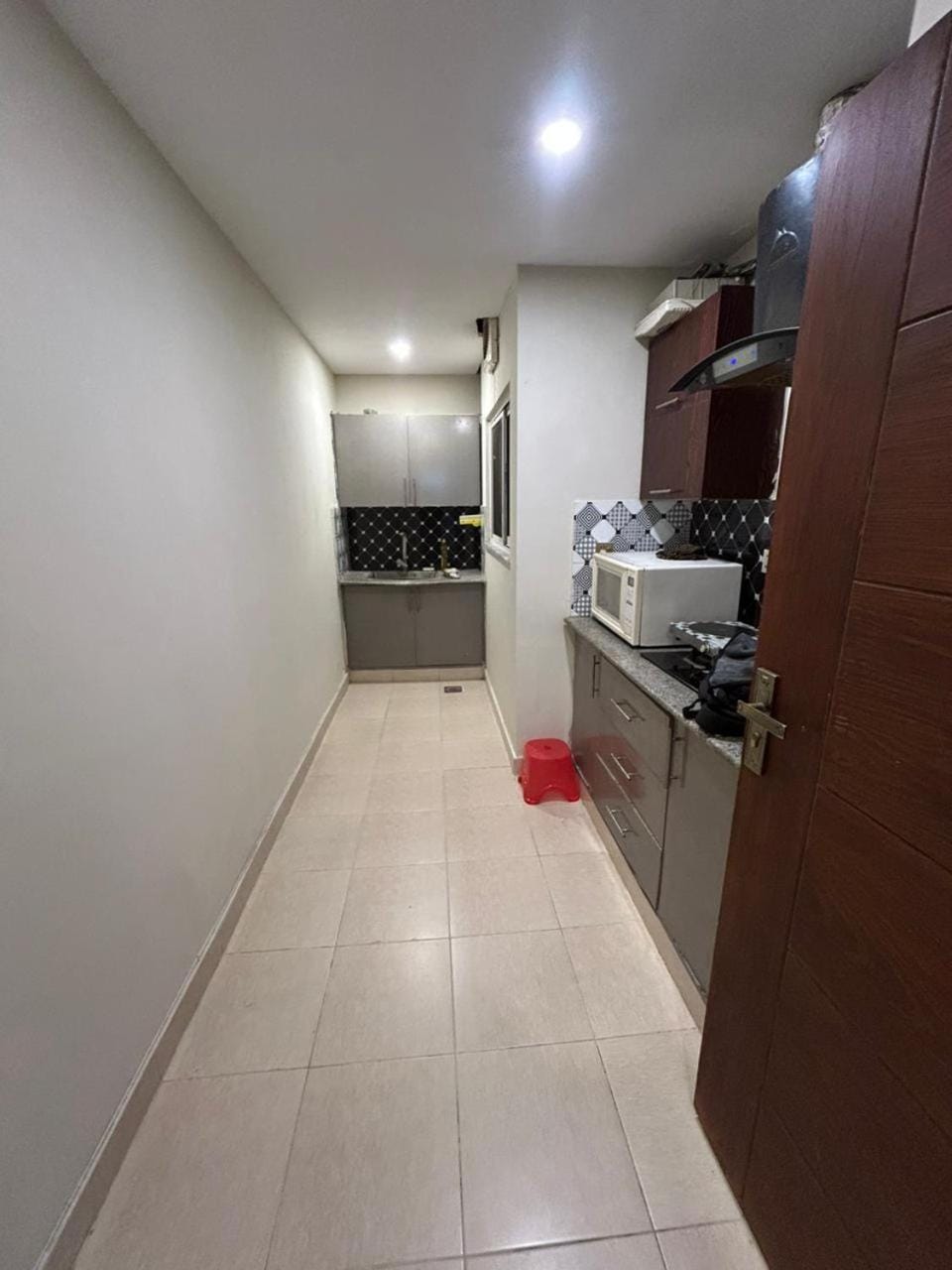 Kitchen or kitchenette, oven