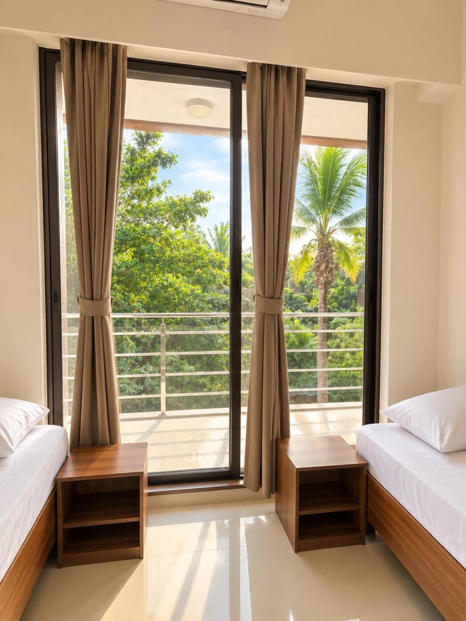 Property building, View (from property/room), Balcony/Terrace, Bedroom