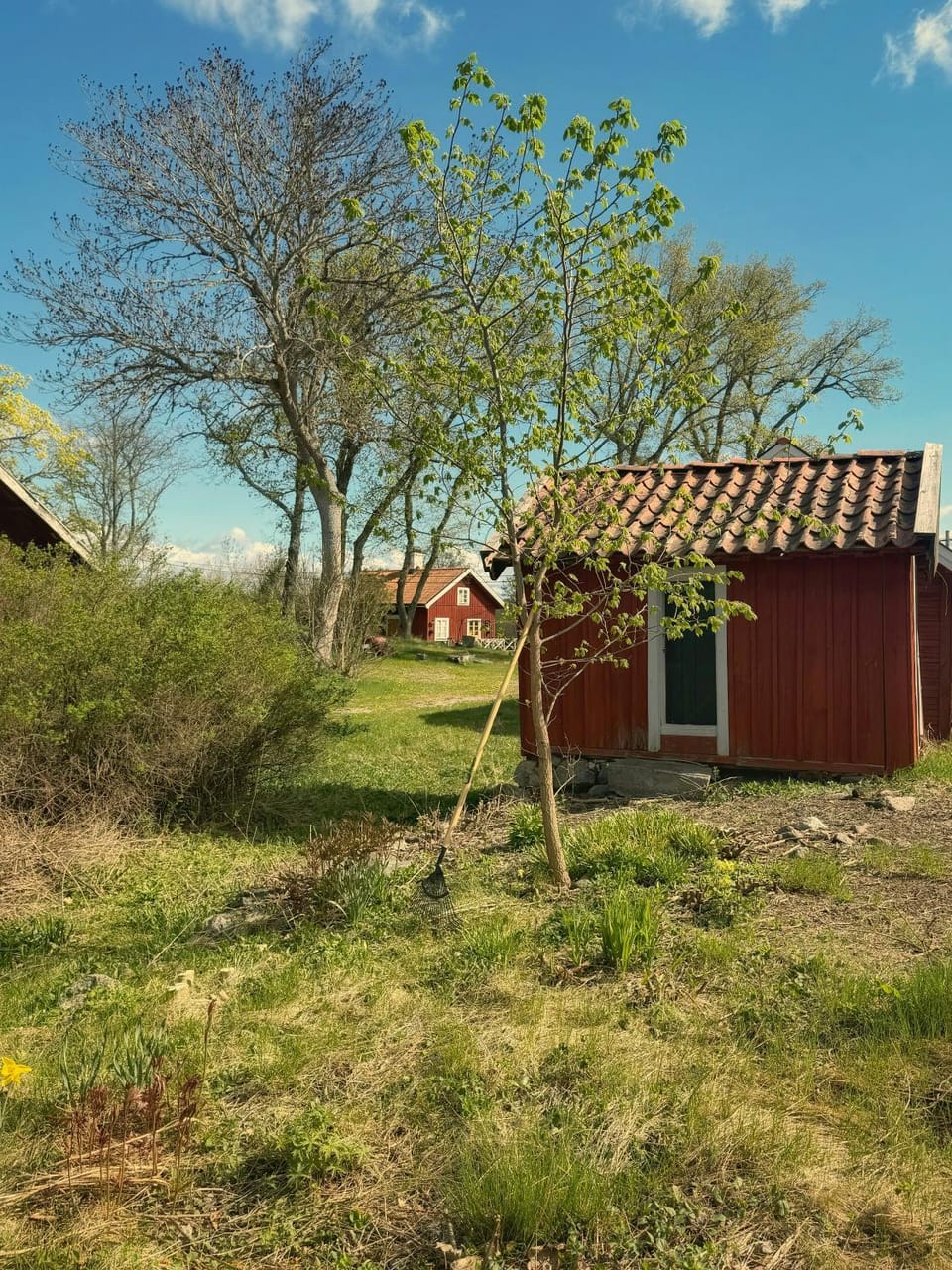 18th-century vicarage by Lake Malaren House in Stockholm County