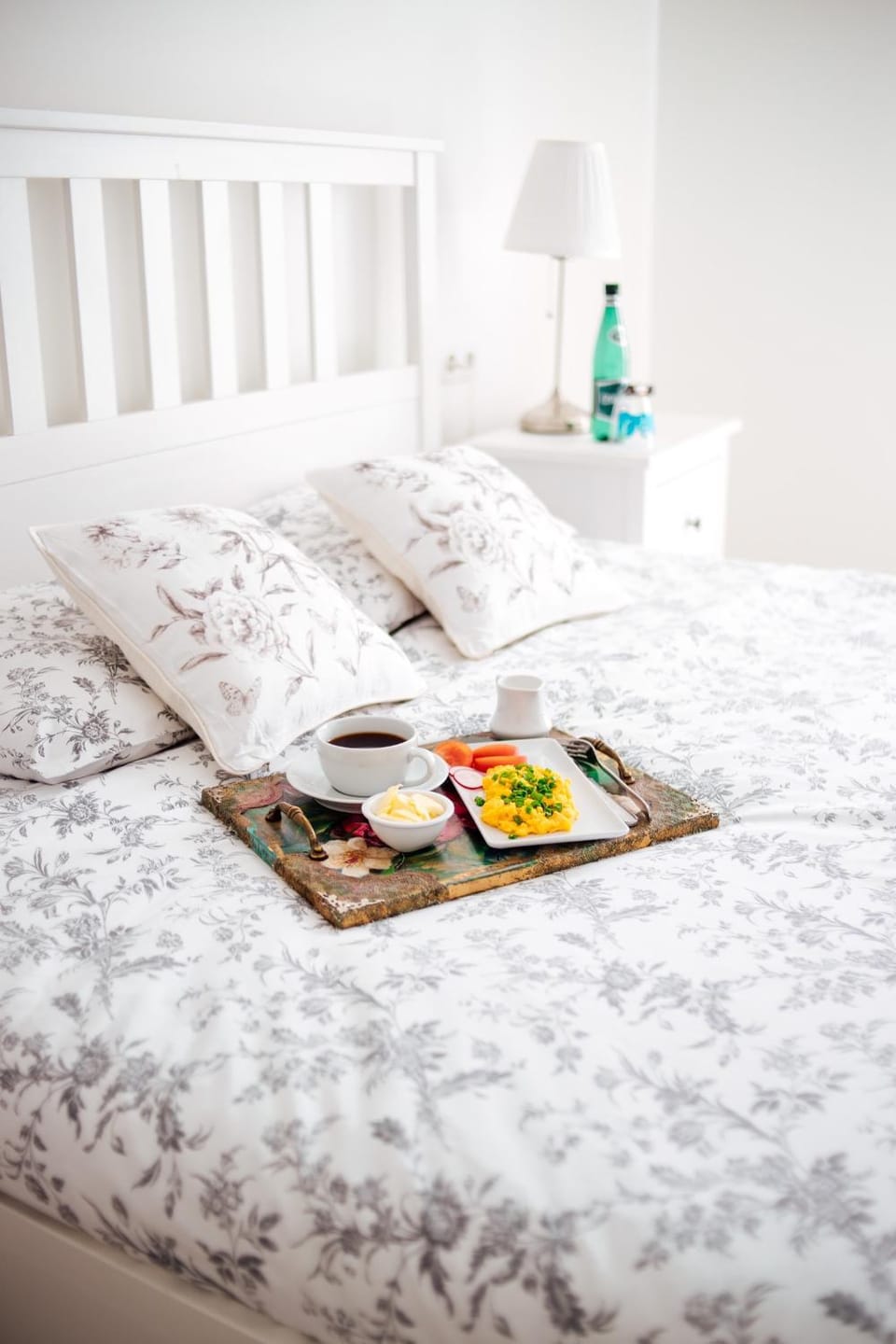 Bed, Food and drinks, Photo of the whole room, Bedroom, Food, Breakfast, Continental breakfast, towels