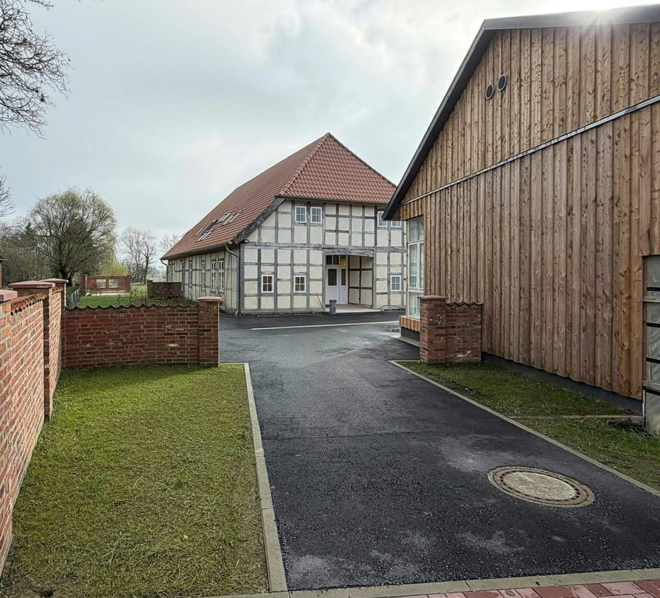 Old farmhouse with its own sports hall House in Heidekreis