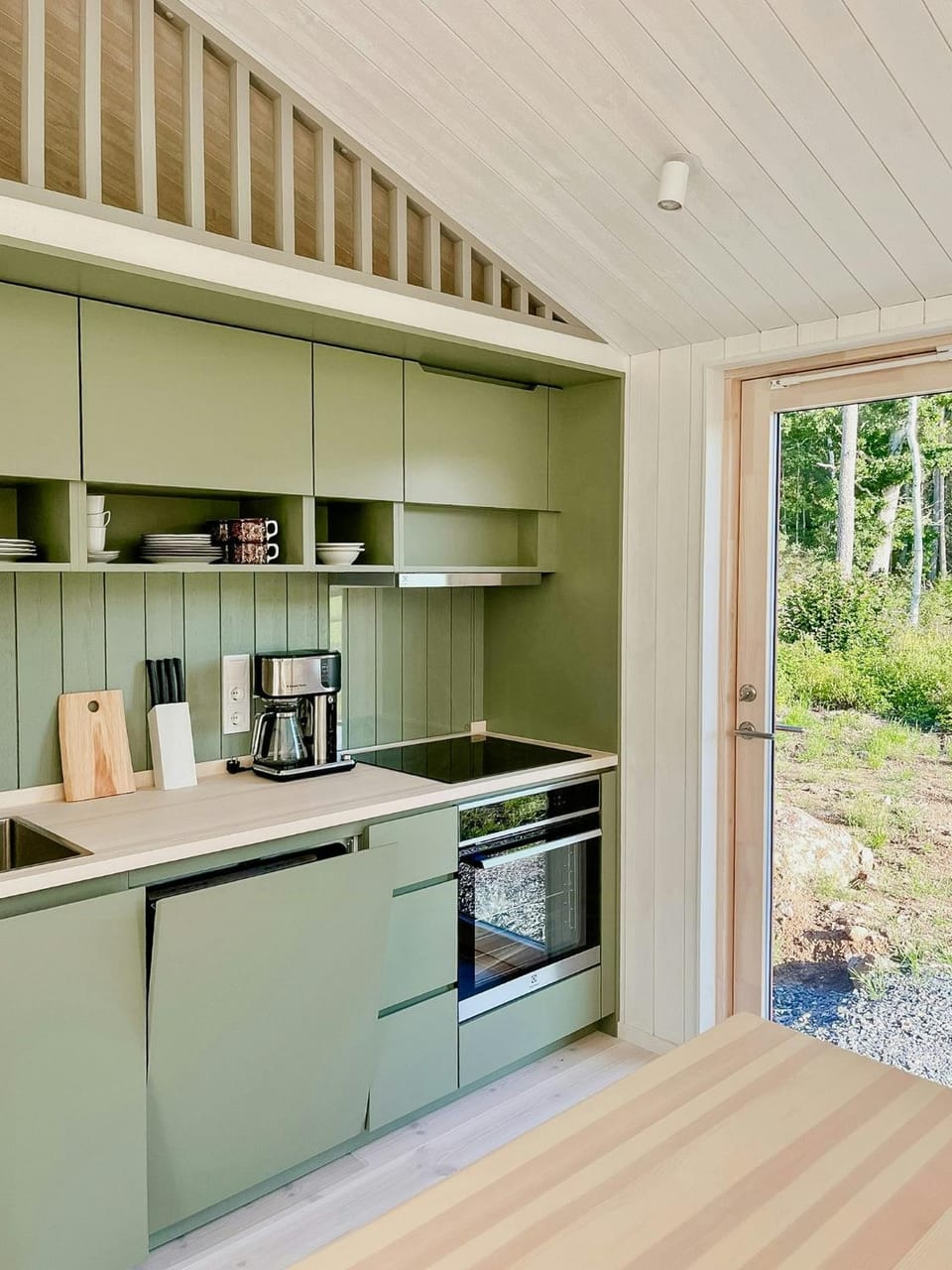 Bright summer house by Klocksjon in Ramkvilla House in Sweden