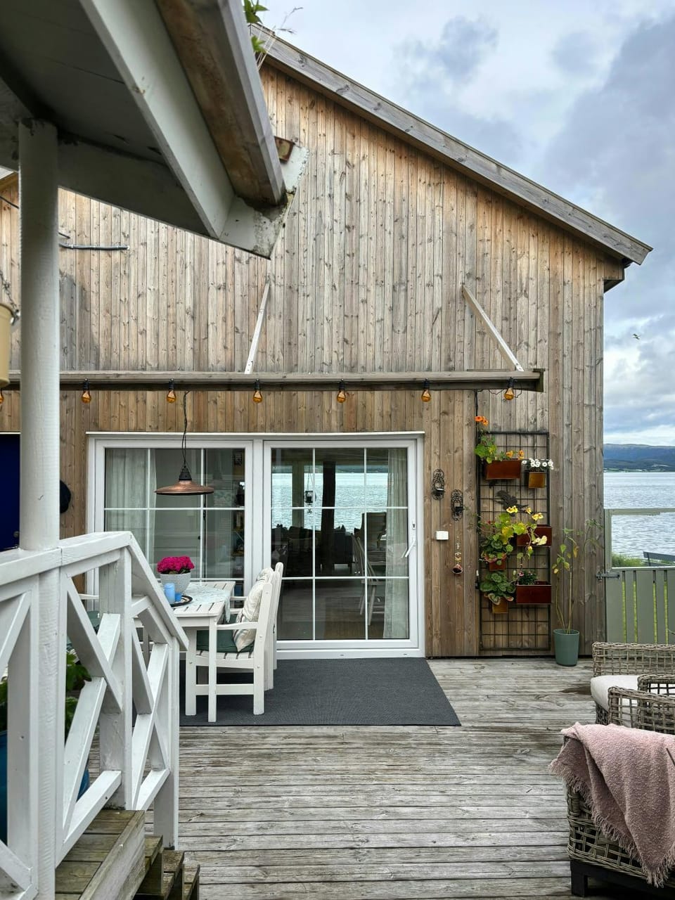 Restored 1950s cabin five metres from the shore Cabin in Trondelag