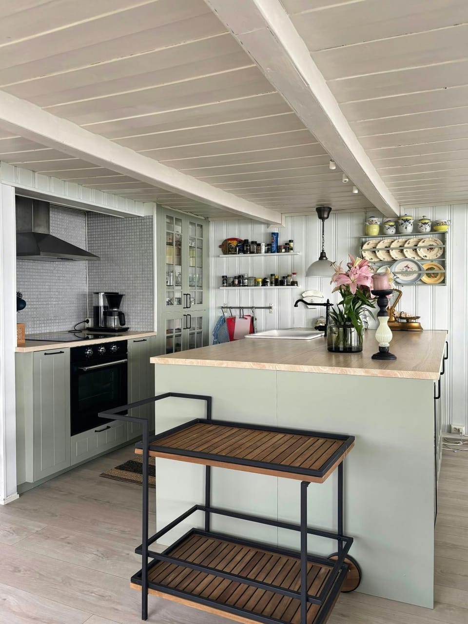 Restored 1950s cabin five metres from the shore Cabin in Trondelag