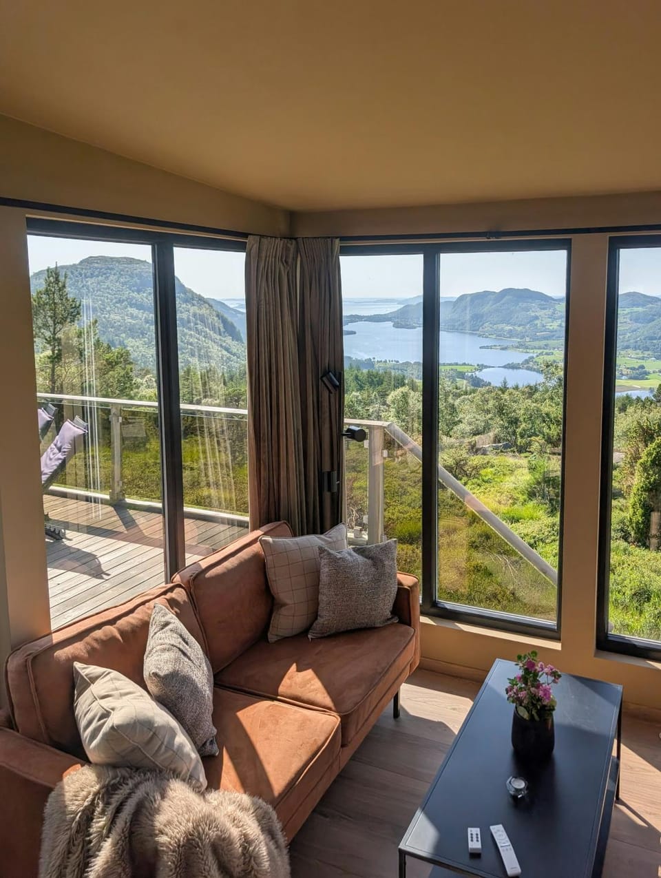 New off-grid cabin near Preikestolen and Stavanger Cabin in Rogaland