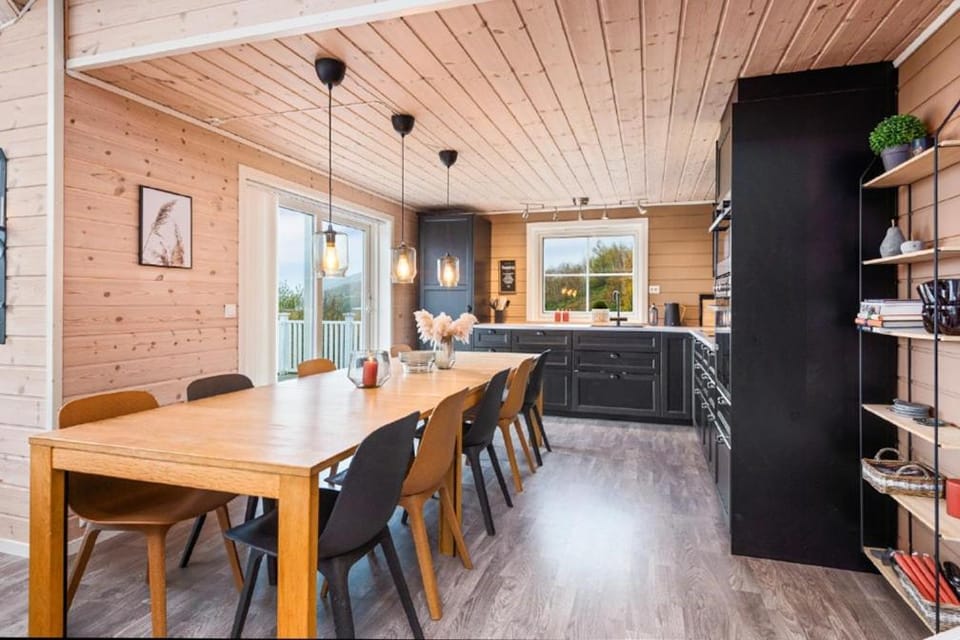 Sea views and beach life at Hosnastranda House in Trondelag