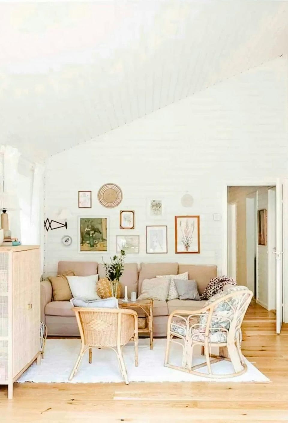 Nature-inspired summer house near Sejerobugten House in Vig