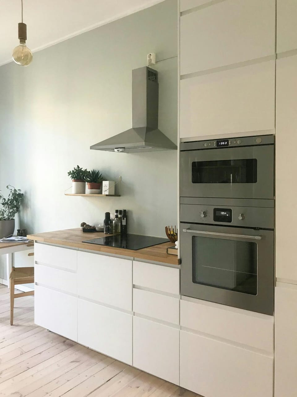 South-facing flat with balcony in Grunerlokka Apartment in Oslo
