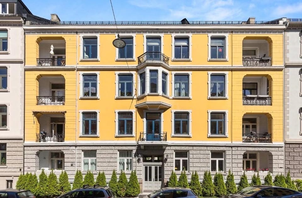 Classic flat with stucco on Majorstuen Apartment in Oslo