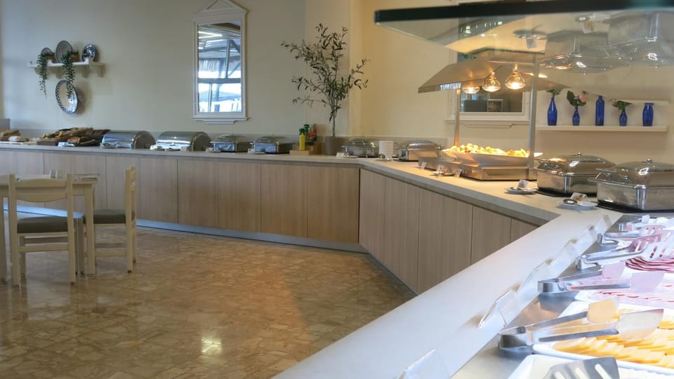 Breakfast, Buffet breakfast