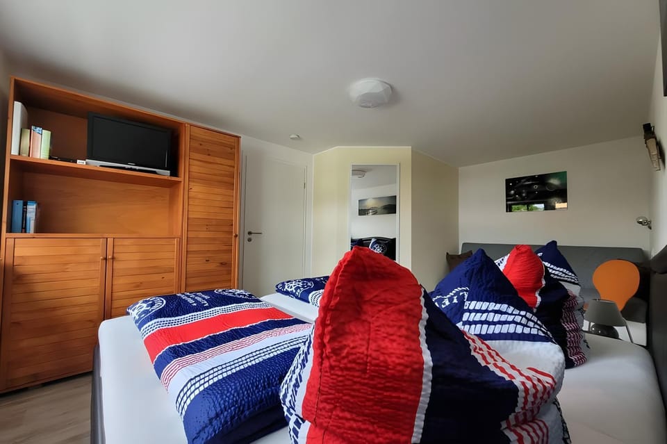 Living room, Bedroom