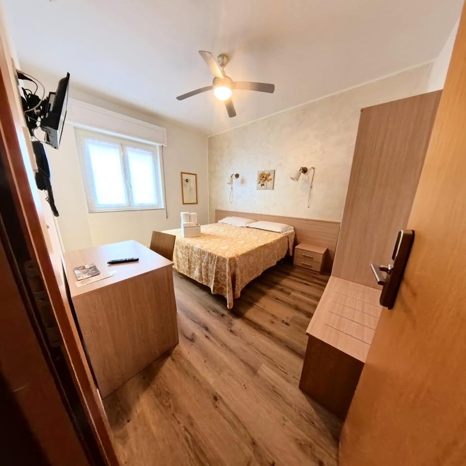 Hotel Costa Azzurra - Easy Stay -Spotorno Hotel in Spotorno