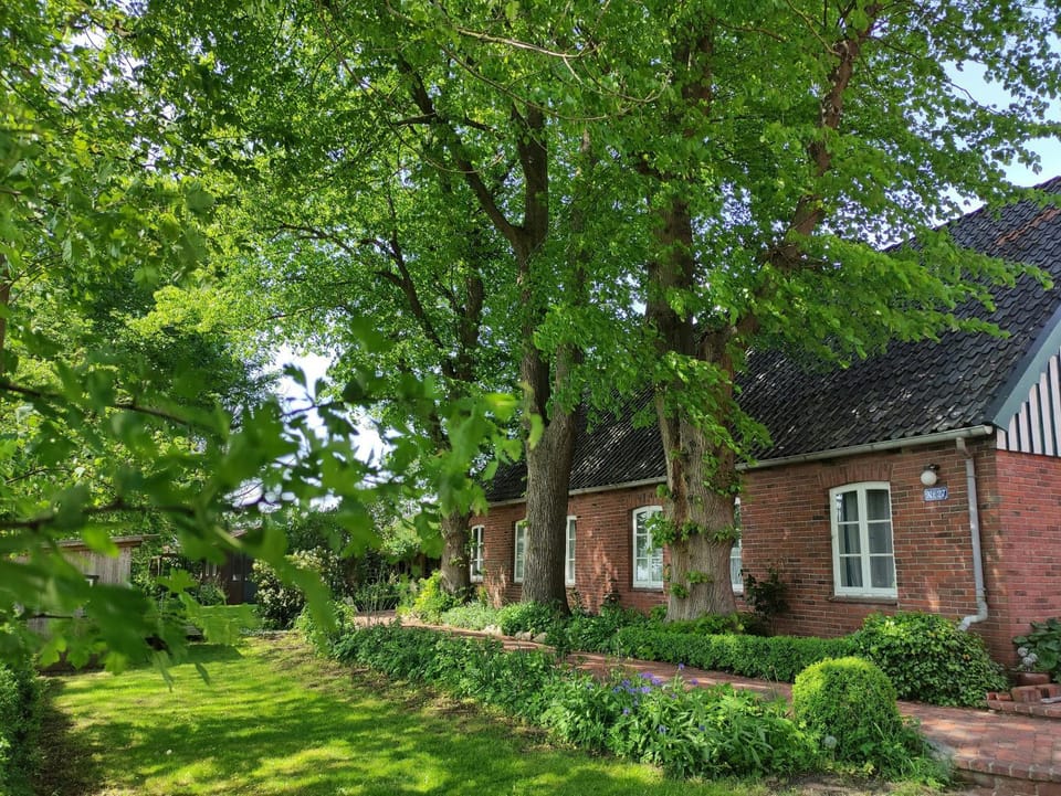 Country estate with organ and library near Stade House in Lower Saxony, Germany