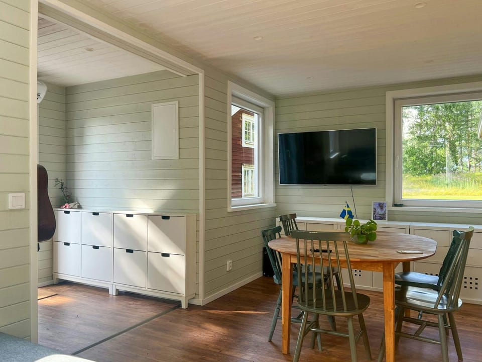 Lakeside cottage with private beach in Sormland House in Sweden