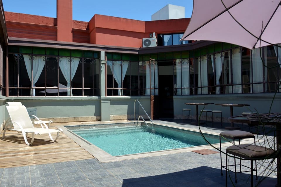 Property building, Day, Swimming pool