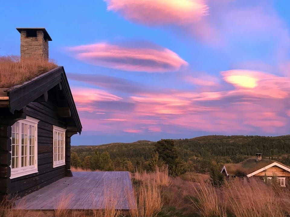Log cabin with views of Lake Svansettjonni Cabin in Viken, Norway