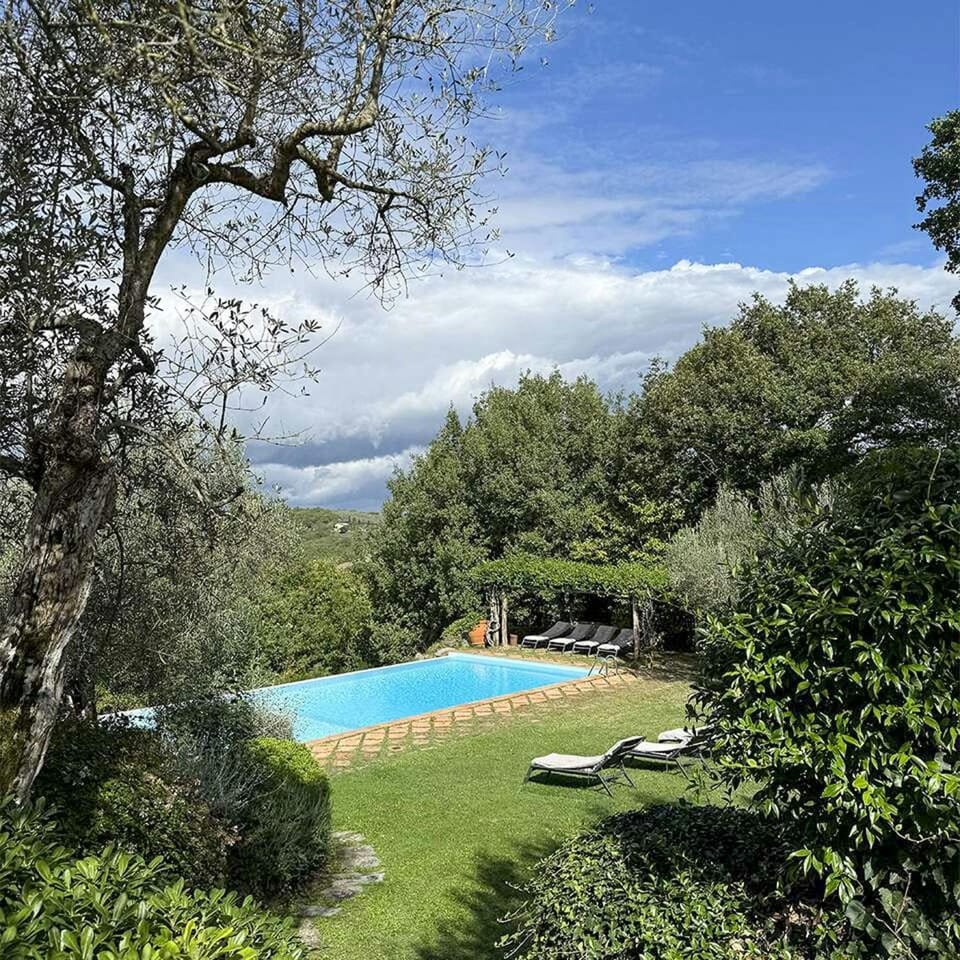 Stone villa with private pool and views House in Umbria