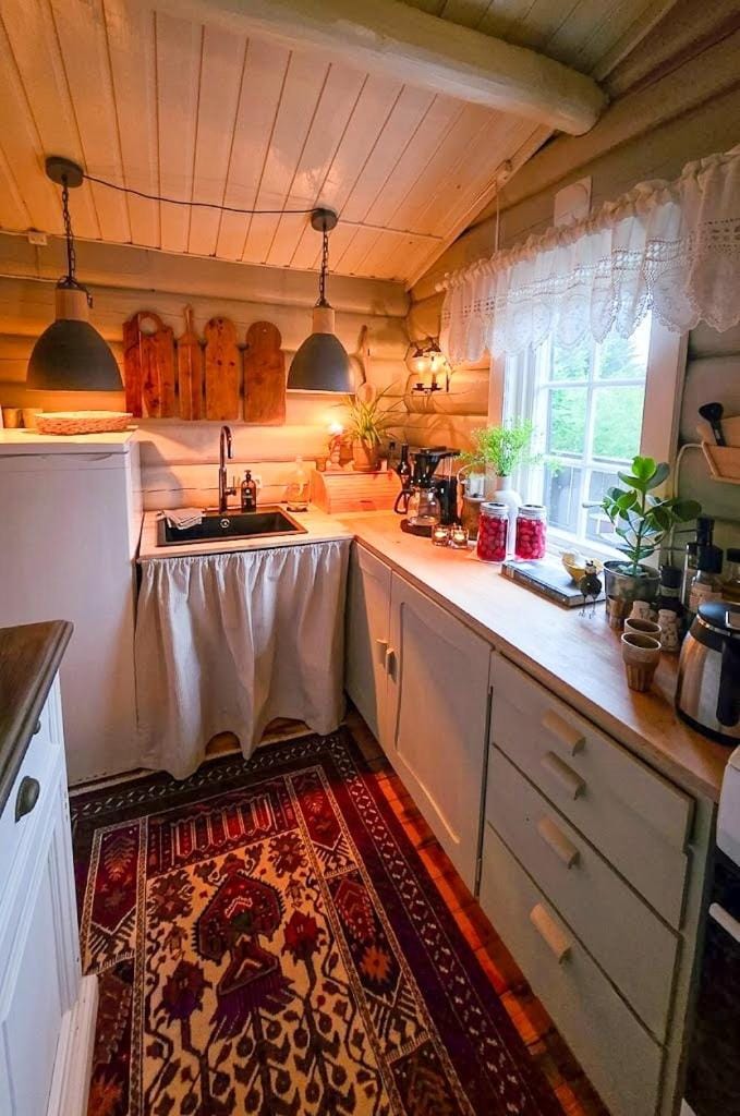 Cozy timber cabin from 1966 with sauna Cabin in Trondelag