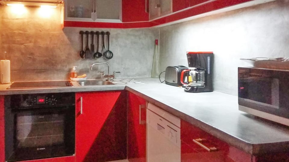 Kitchen or kitchenette, Living room