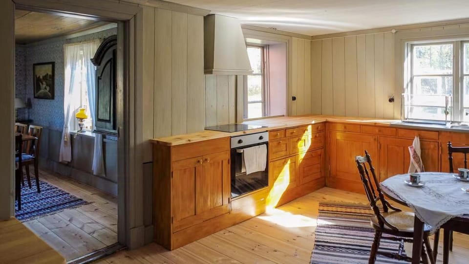 Authentic 1800s cottage in Smaland House in Västra Götaland County