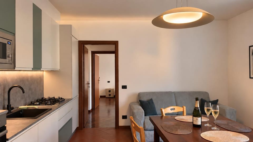 Kitchen or kitchenette, Living room, Dining area, minibar