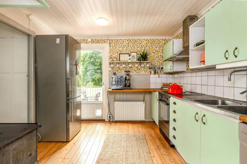 Warm Wooden Home with Piano Deer & Forest Trails House in Västra Götaland County