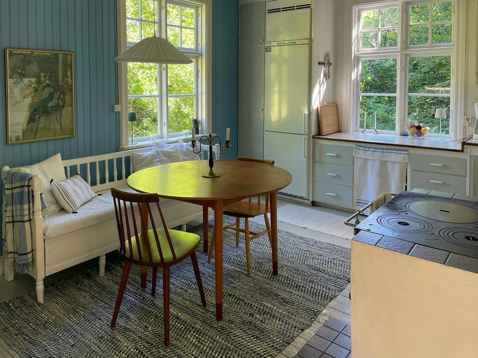 Cozy cottage with fireplace and sunny veranda House in Sweden