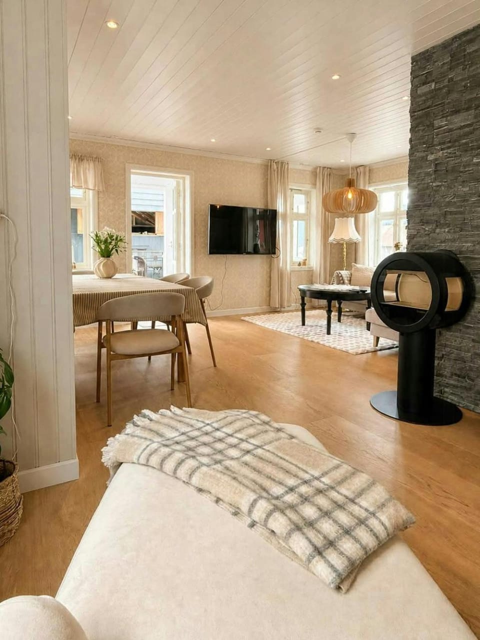 Historic house by the fjord in Solvorn House in Vestland