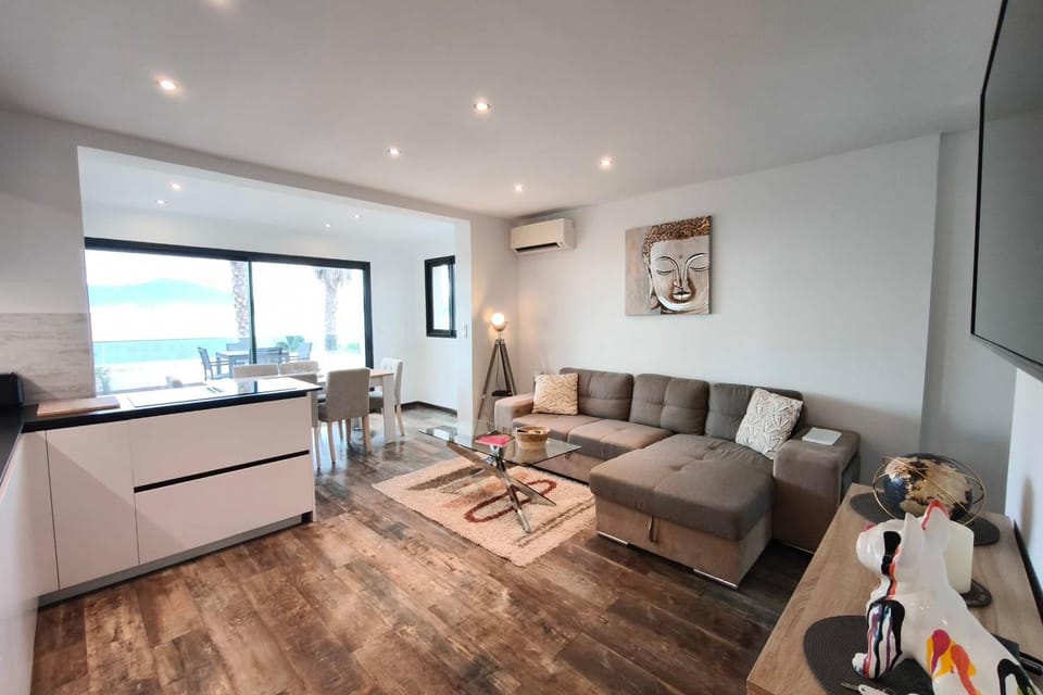 A serene stay with a sea view Apartment in Ajaccio