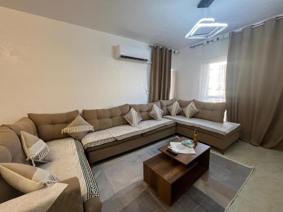 Living room, Seating area, air conditioner