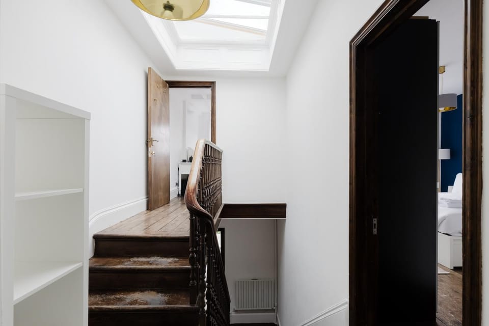 Beautifully Presented 3BDR Flat in Kensington Apartment in City of Westminster