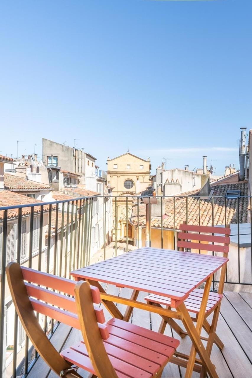 Les Heures Bleues with panoramic views of Aix Apartment in Aix-en-Provence