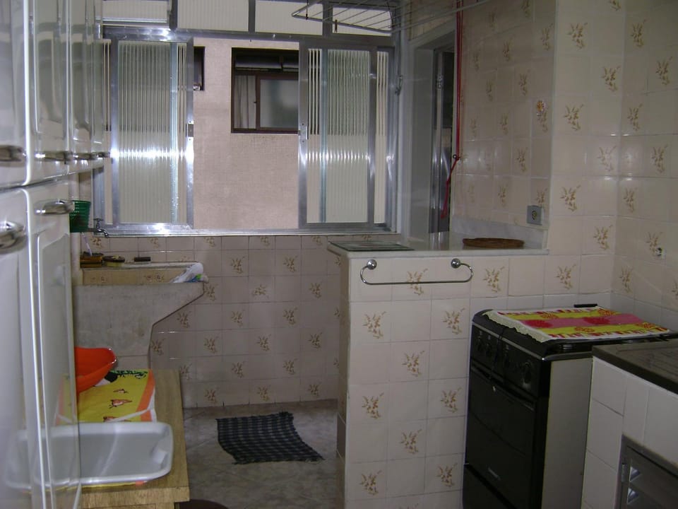 Apartamento Temporada Enseada Apartment in State of São Paulo