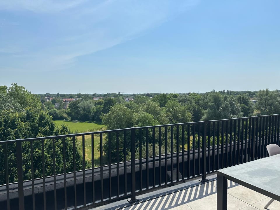 Luxe panoramische penthouse met hottub met 2 slaapkamers Apartment in Antwerp