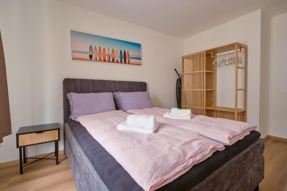 Modern city apartment with balcony - Limmatplatz Apartment in Zurich City