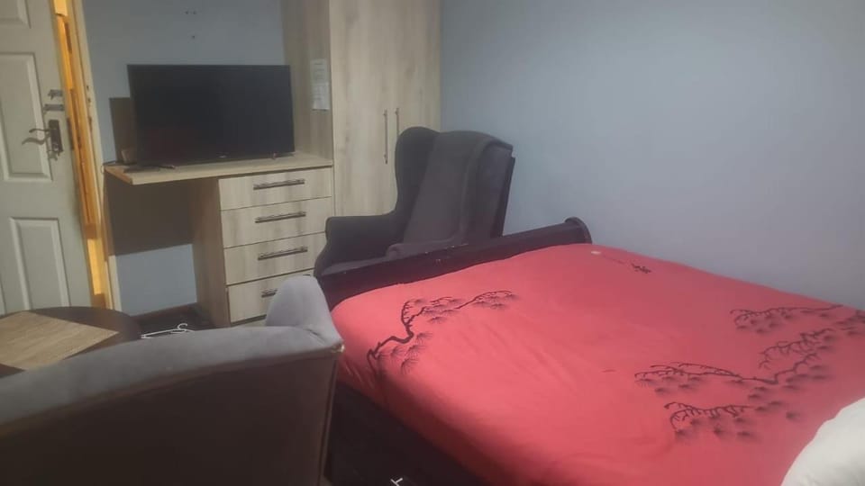 Rainbow Guest House Bed and Breakfast in Roodepoort