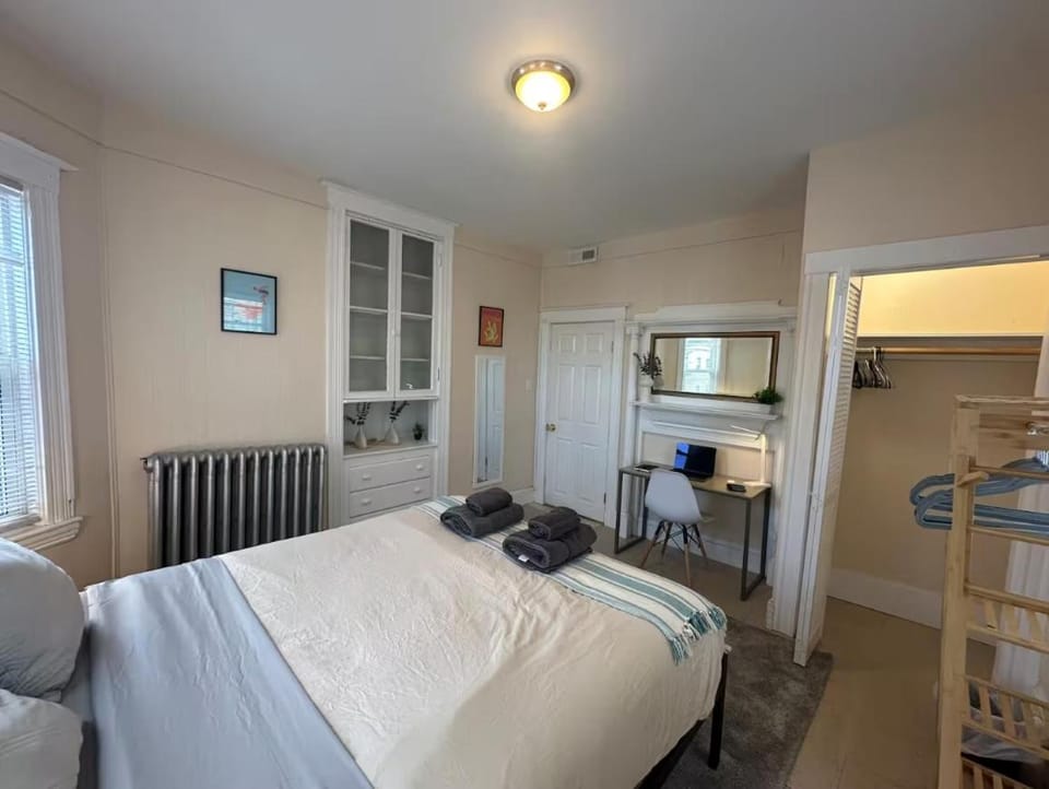 -No15- Cozy Room in an Apartment - Walk to MIT and Red Line T Station - Cambridge Boston Vacation rental in Cambridgeport