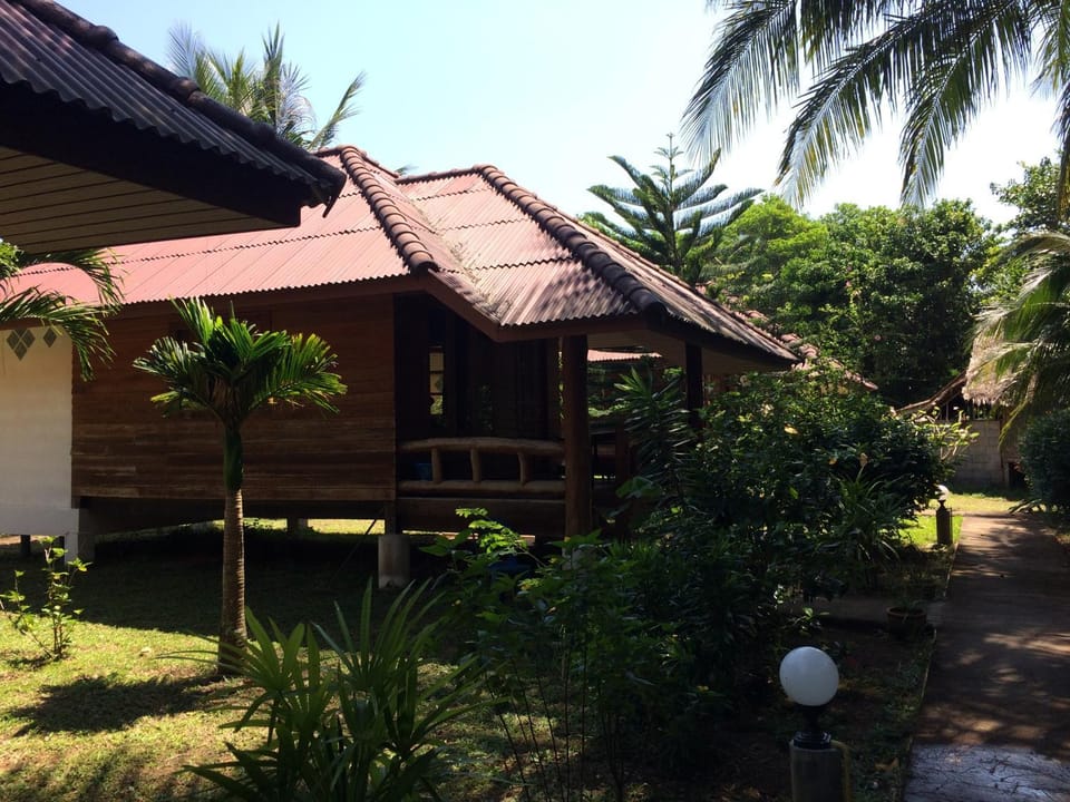 Namtok Bungalows Bed and Breakfast in Phang-nga Changwat