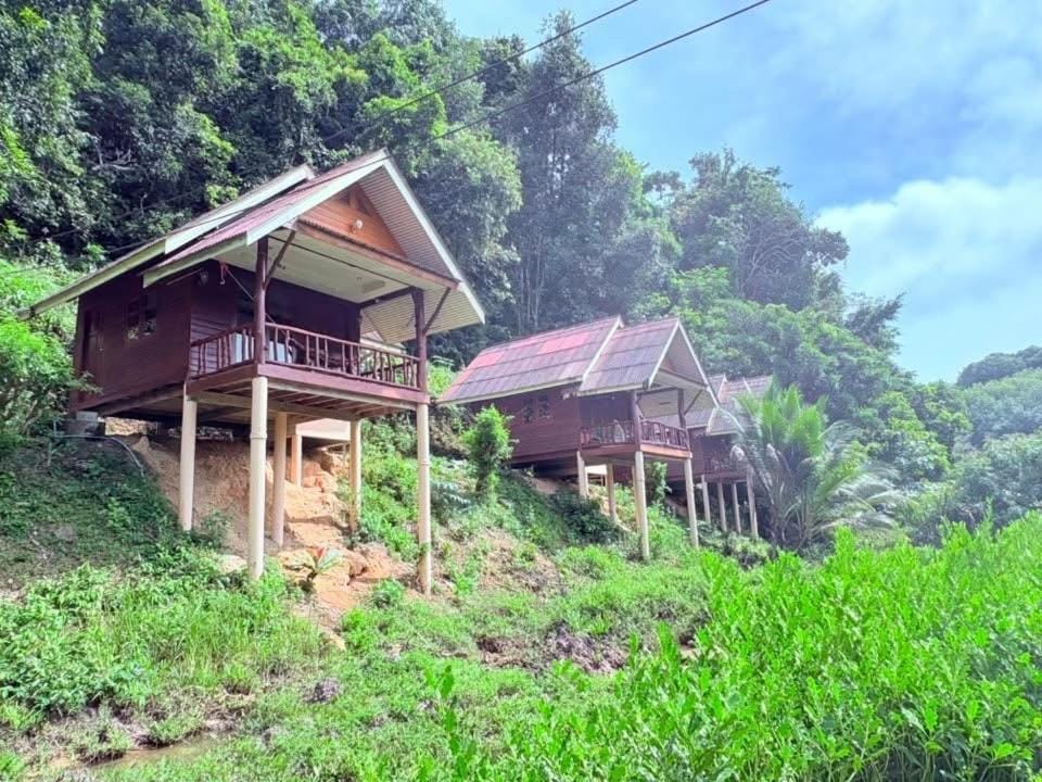 Namtok Bungalows Bed and Breakfast in Krabi Changwat