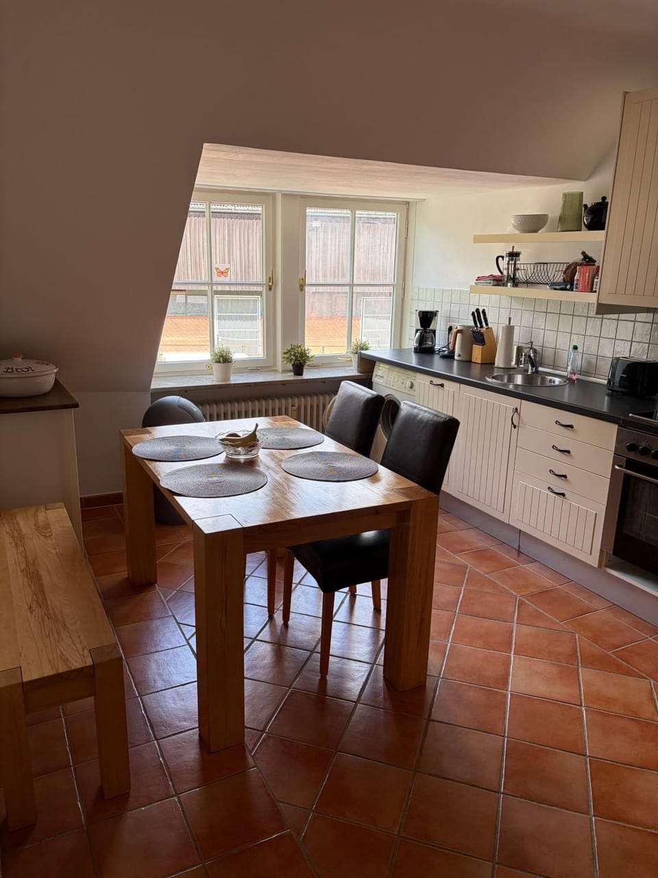 Property building, Kitchen or kitchenette, Living room